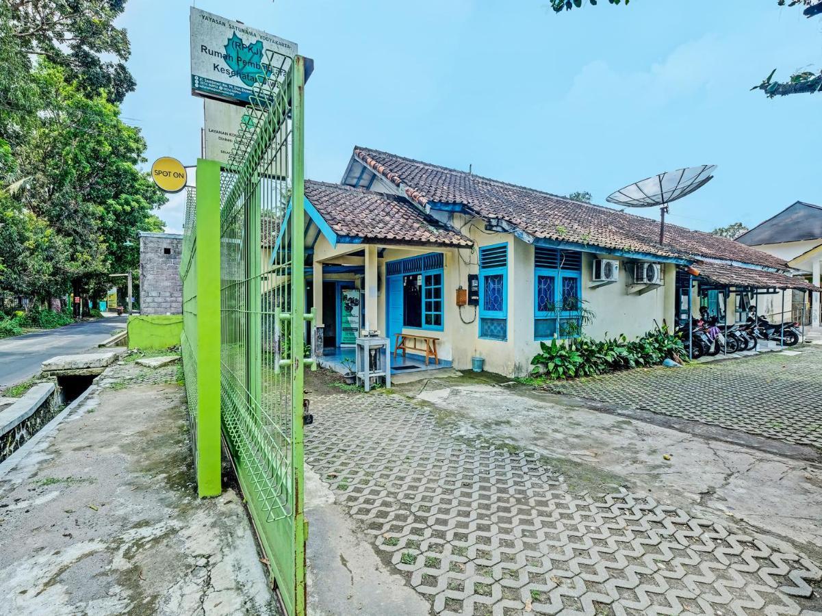 Spot On 2275 Omah Jm Hotel Beran Kidul Luaran gambar